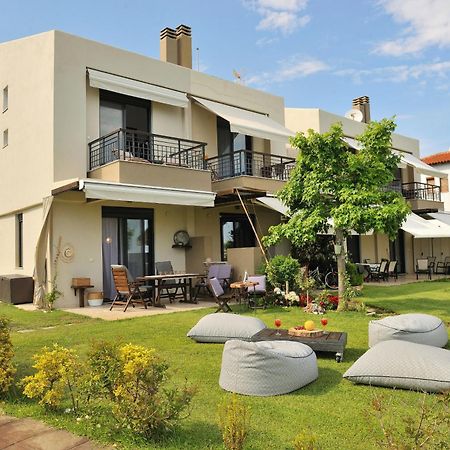 Seathon Seafront Beach Villa In Kalamitsi Экстерьер фото