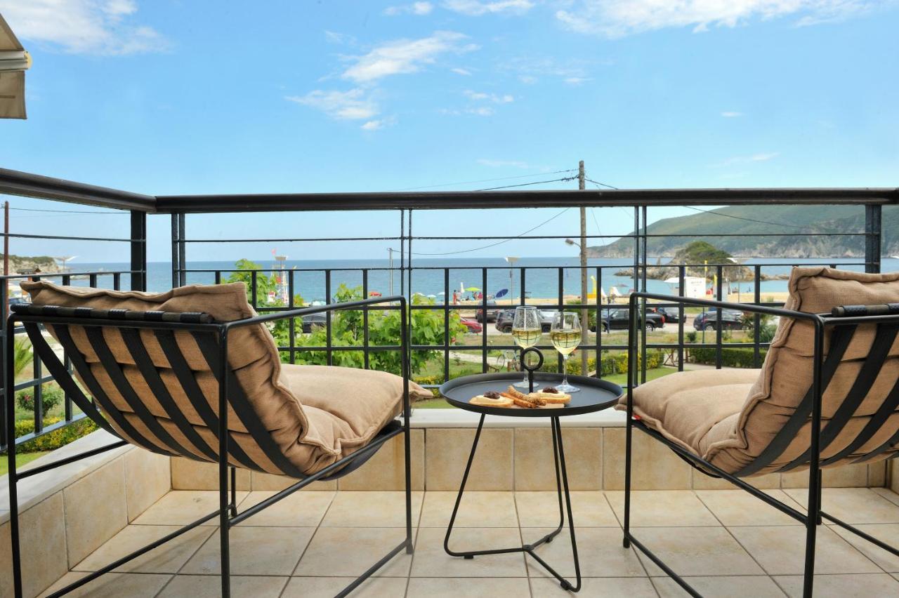 Seathon Seafront Beach Villa In Kalamitsi Экстерьер фото